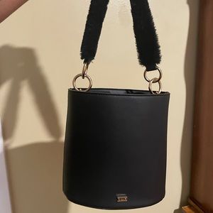 Bucket bag